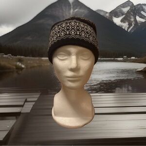 Black and white Women's Beanie Italy Turtle Fur Fleece lined